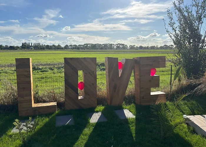 La Vie Est Bulle, Nuit Insolite Sous Les Etoiles, Au Calme Absolu, Avec Petit Dejeuner Luxe tent